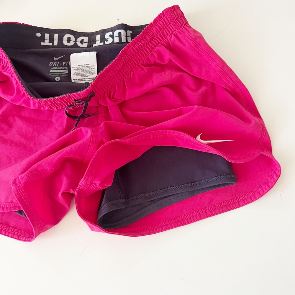 Nike Women's Phantom 2-in-1 Running /Training Shorts in Hyper Pink & Black - Picture 4 of 14